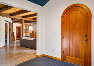 Shelburne Point - Entry